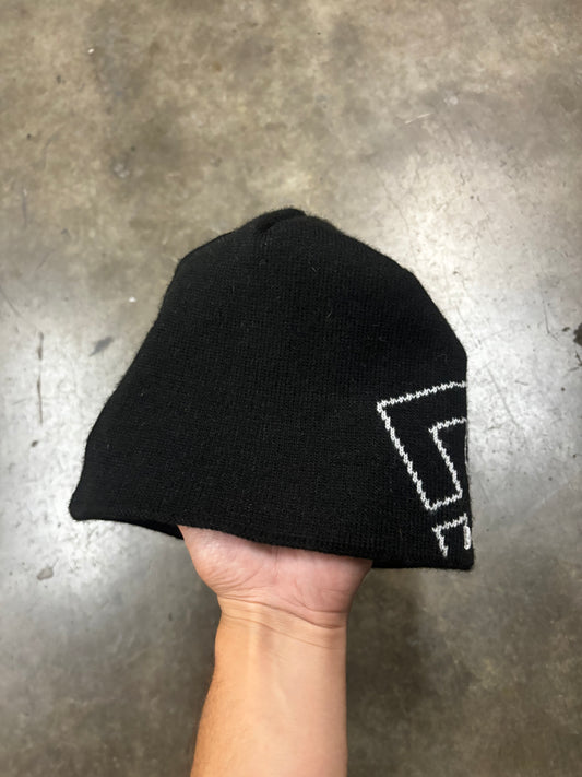 vtg DC shoes beanie