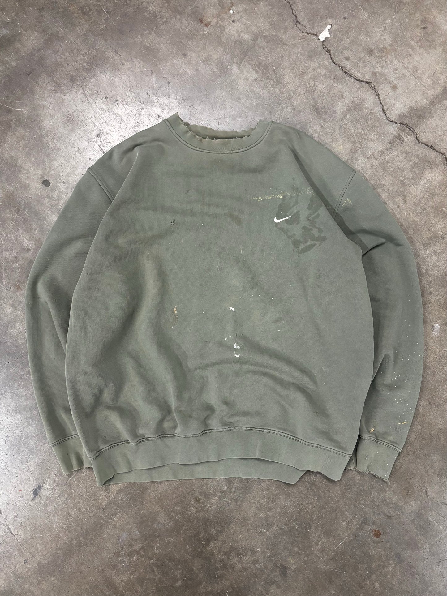 Vtg Nike green crewneck paint distressed